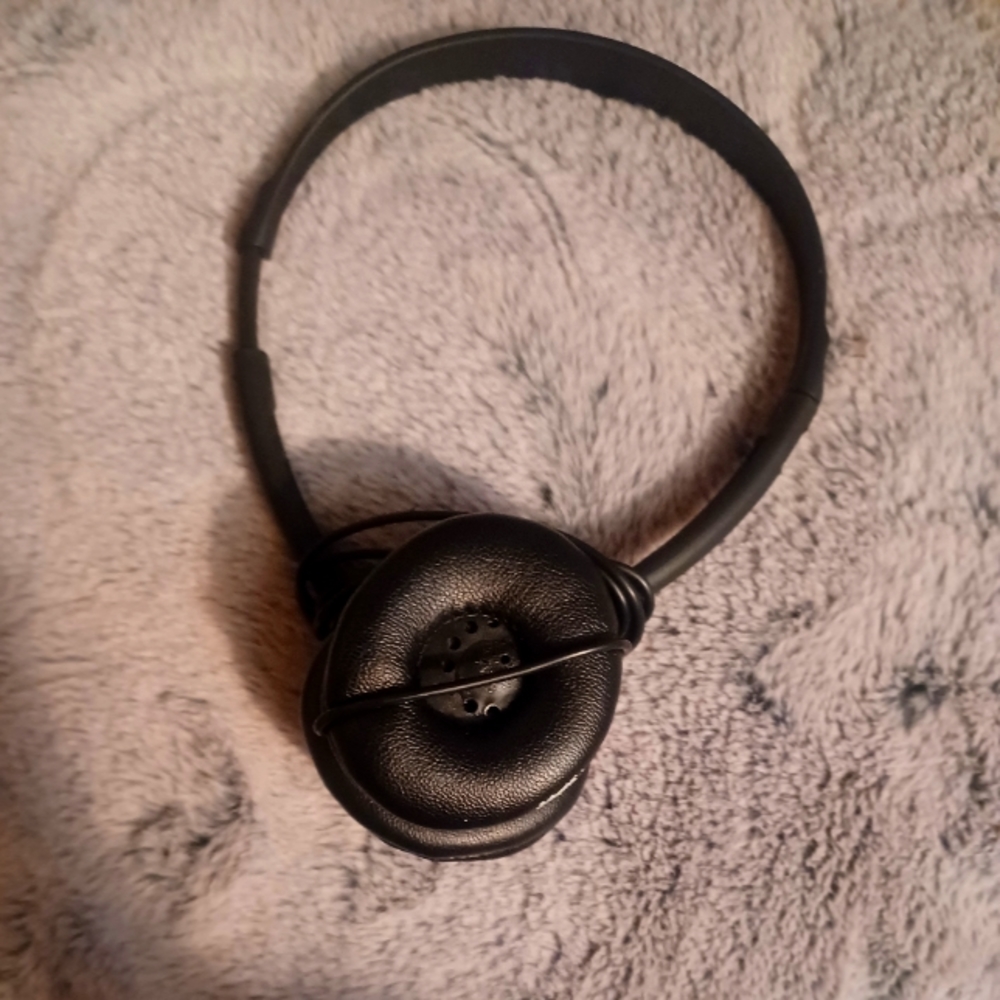 Classic black cord headphones